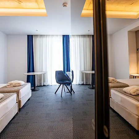Hotel Union Plaza 4*