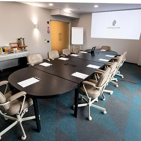 호텔 Union Plaza 부쿠레슈티