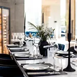 Hotel Union Plaza 4*