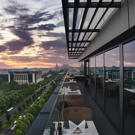 Union Plaza Hotel 4*
