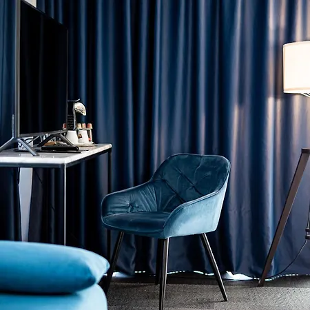 Union Plaza Hotel 4*