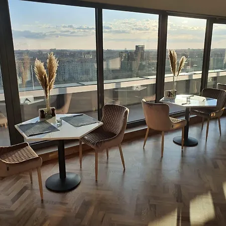 מלון Union Plaza 4*