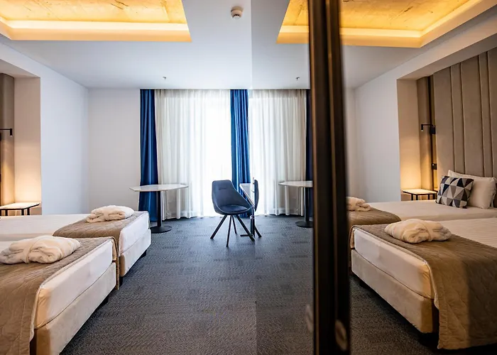 Hotel Union Plaza 4*