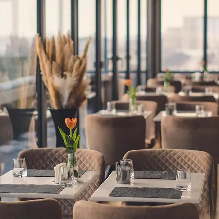 Union Plaza Otel Bükreş