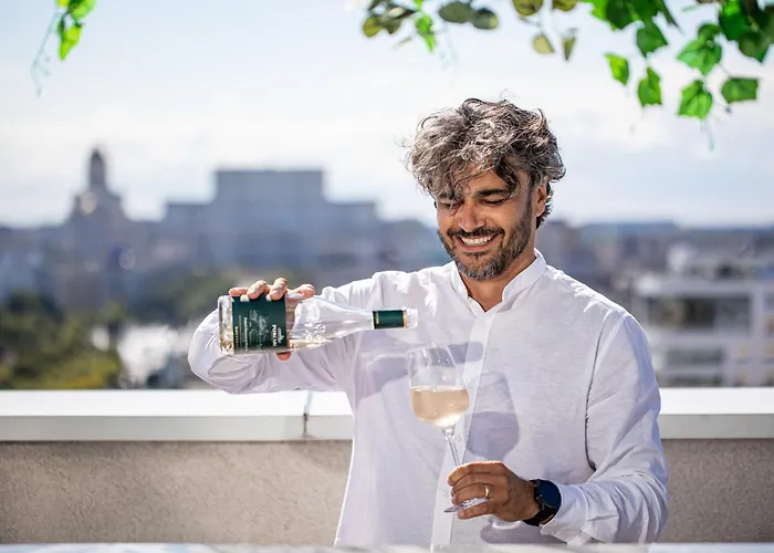 Ξενοδοχείο Union Plaza 4*