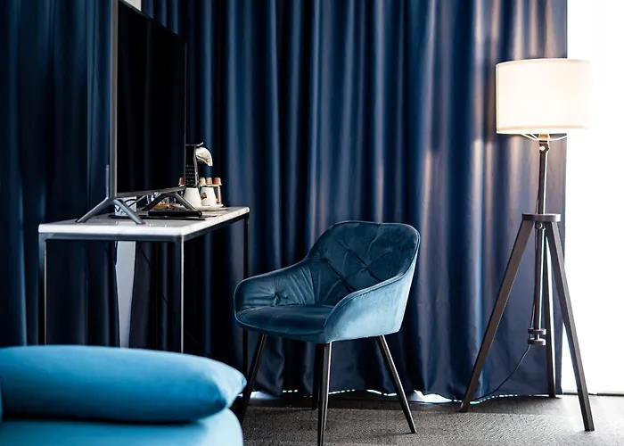 Union Plaza Hotel 4*