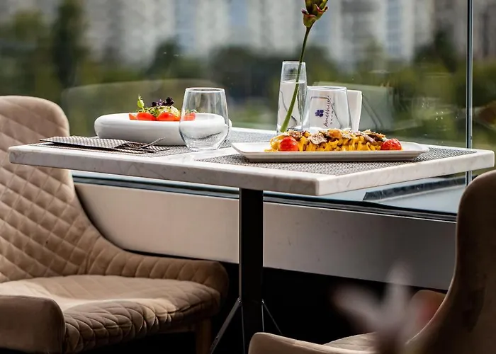 Hotel Union Plaza 4*