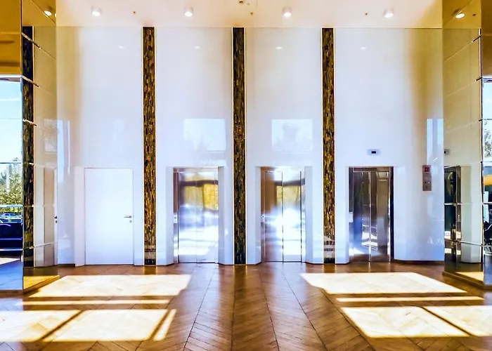 Union Plaza Hotel 4*