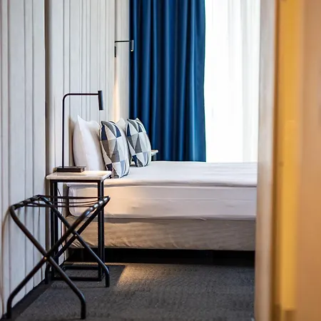 Union Plaza Готель