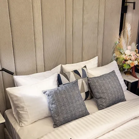 Union Plaza Готель 4*